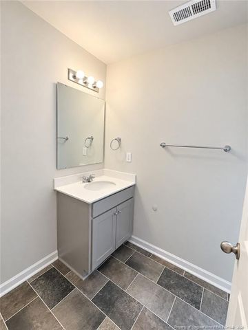 1069 Emerald Stone Loop, Hope Mills, NC 28348