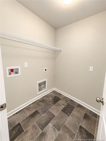 1069 Emerald Stone Loop, Hope Mills, NC 28348