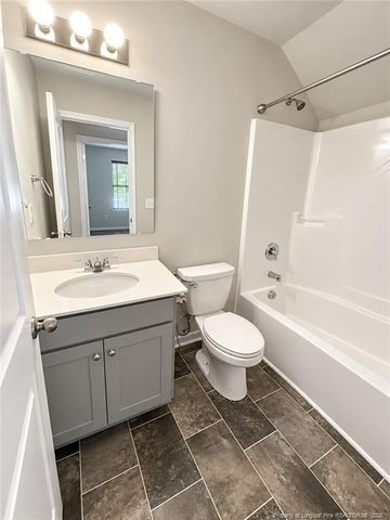 1069 Emerald Stone Loop, Hope Mills, NC 28348