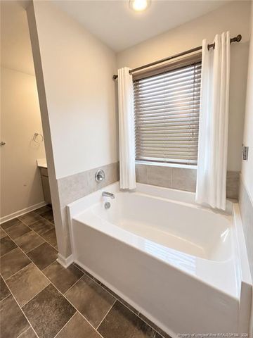 1069 Emerald Stone Loop, Hope Mills, NC 28348