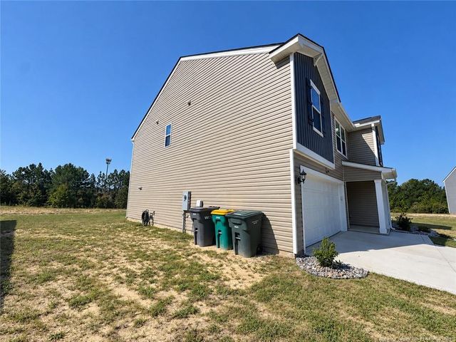 1069 Emerald Stone Loop, Hope Mills, NC 28348