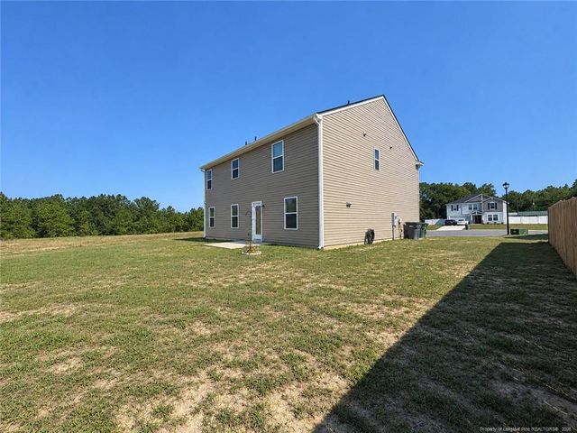 1069 Emerald Stone Loop, Hope Mills, NC 28348