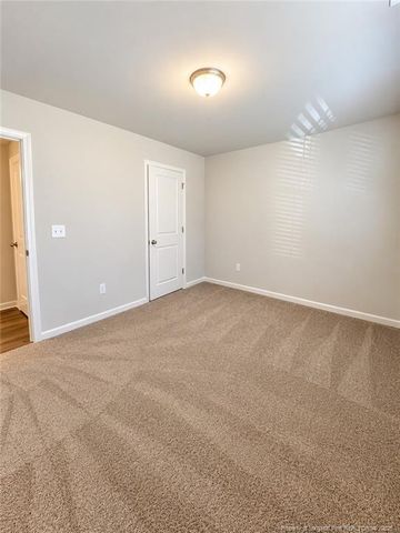 1069 Emerald Stone Loop, Hope Mills, NC 28348