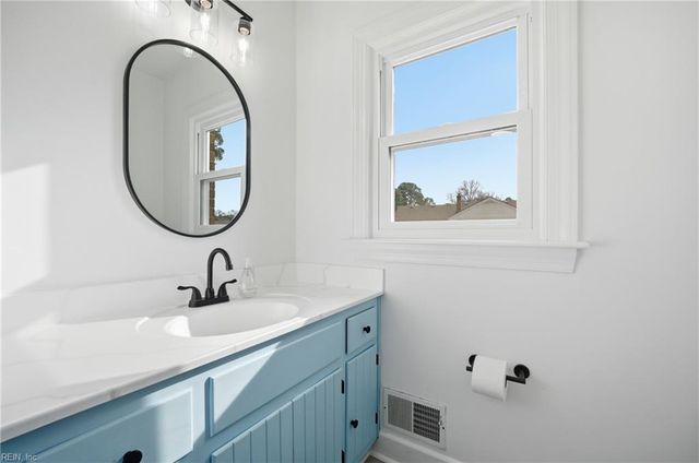 4204 Burnham DR, Portsmouth, VA 23703