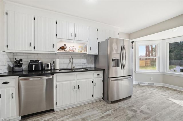 4204 Burnham DR, Portsmouth, VA 23703