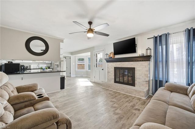 4204 Burnham DR, Portsmouth, VA 23703