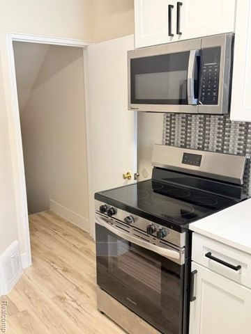 320 Sheffield Avenue, Flint, MI 48503