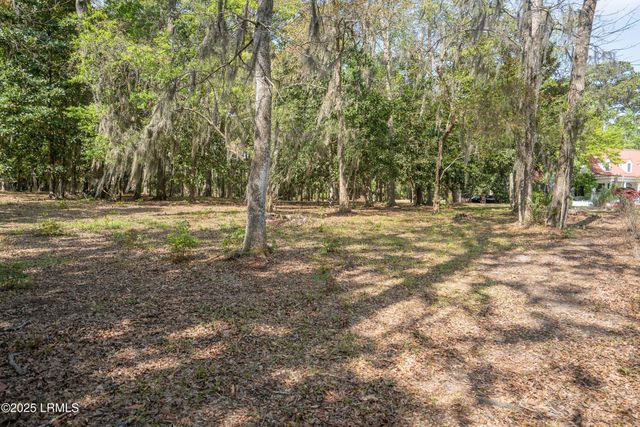 133 Fiveoaks Circle, Beaufort, SC 29902