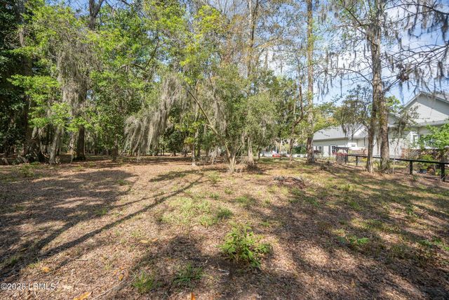 133 Fiveoaks Circle, Beaufort, SC 29902