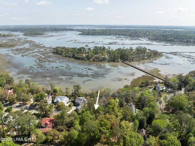 133 Fiveoaks Circle, Beaufort, SC 29902