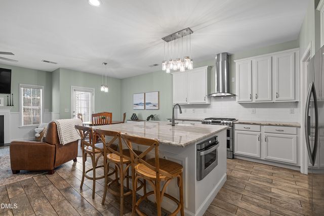 105 Beaconwood Lane, Holly Springs, NC 27540