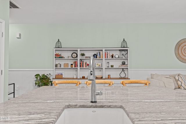 105 Beaconwood Lane, Holly Springs, NC 27540