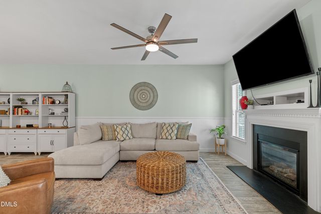 105 Beaconwood Lane, Holly Springs, NC 27540