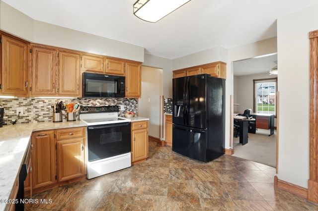 3106 Saddlebrook Drive, Findlay, OH 45840