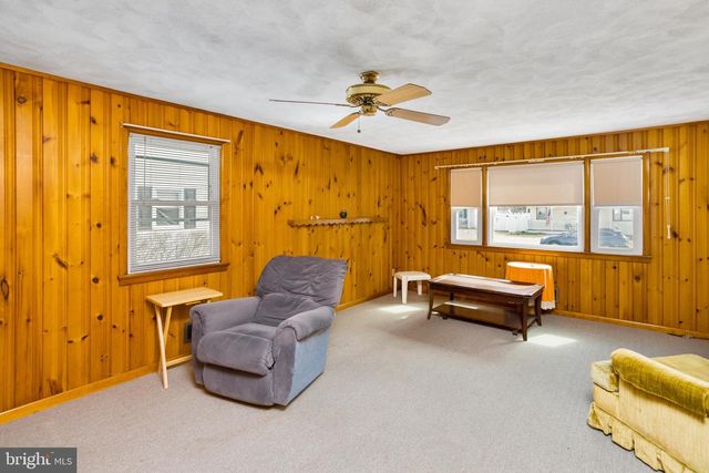 32 HARTMAN DR, Hamilton, NJ 08690