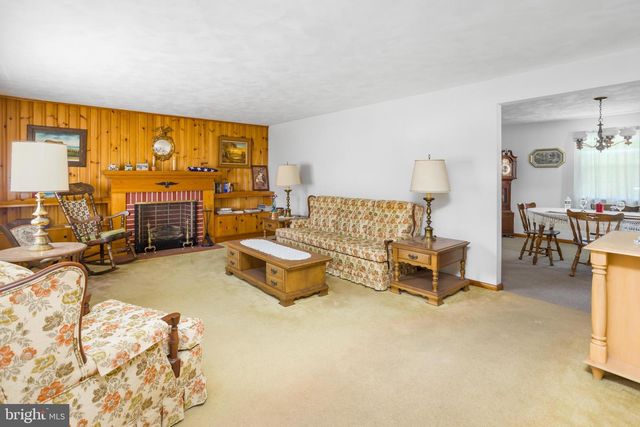 32 HARTMAN DR, Hamilton, NJ 08690