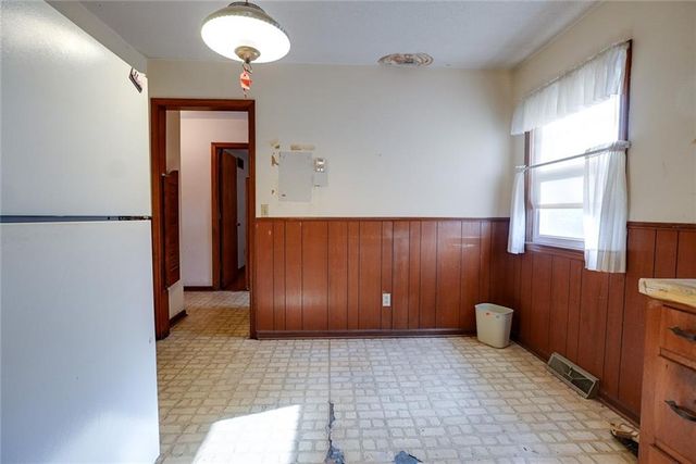 11203 E Putnam Street, Sugar Creek, MO 64054