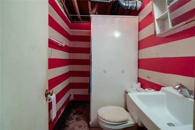 11203 E Putnam Street, Sugar Creek, MO 64054