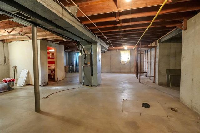 11203 E Putnam Street, Sugar Creek, MO 64054