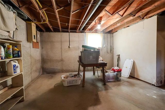 11203 E Putnam Street, Sugar Creek, MO 64054