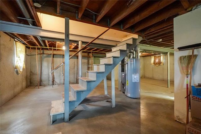 11203 E Putnam Street, Sugar Creek, MO 64054