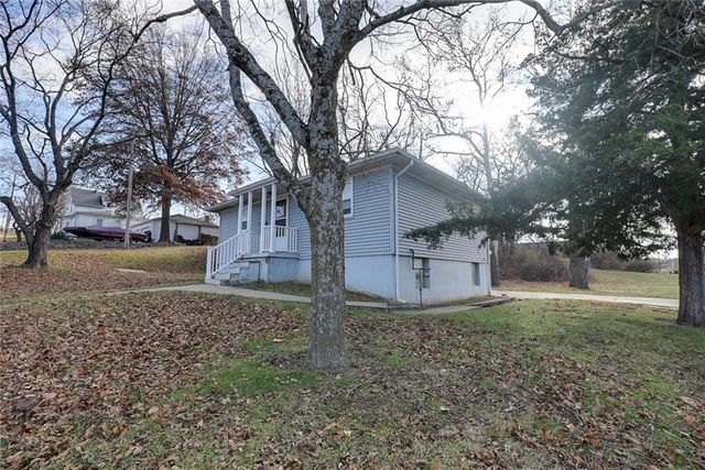 11203 E Putnam Street, Sugar Creek, MO 64054