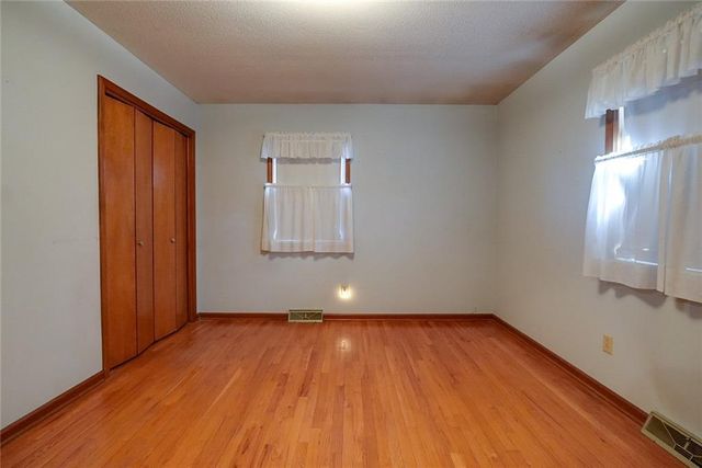 11203 E Putnam Street, Sugar Creek, MO 64054