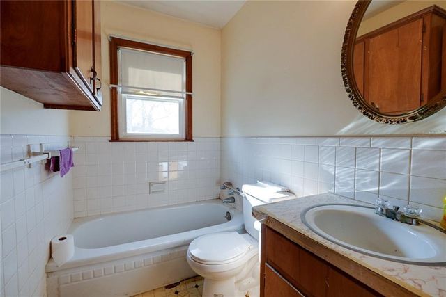 11203 E Putnam Street, Sugar Creek, MO 64054