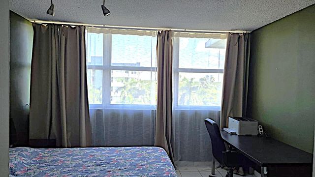 16546 NE 26 Avenue 5J, North Miami Beach, FL 33160