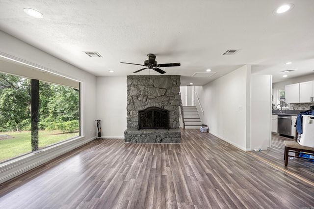 1878 Paradise Acres Road, Russellville, AR 72802