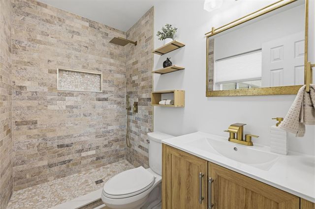 6011 WILSHIRE DRIVE, Tampa, FL 33615