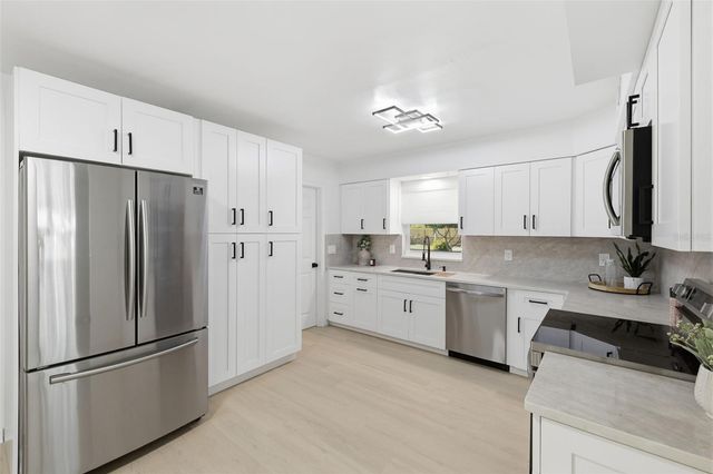 6011 WILSHIRE DRIVE, Tampa, FL 33615