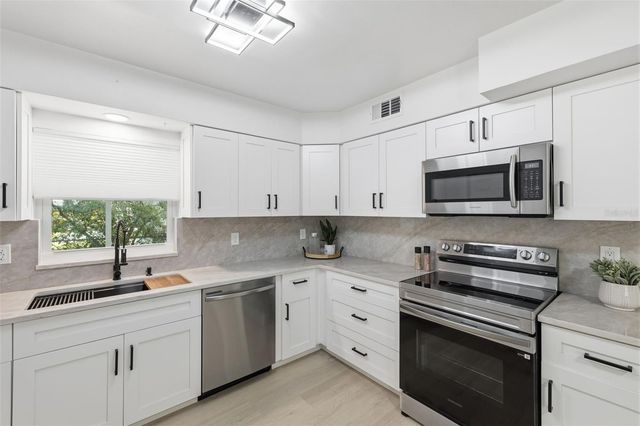 6011 WILSHIRE DRIVE, Tampa, FL 33615