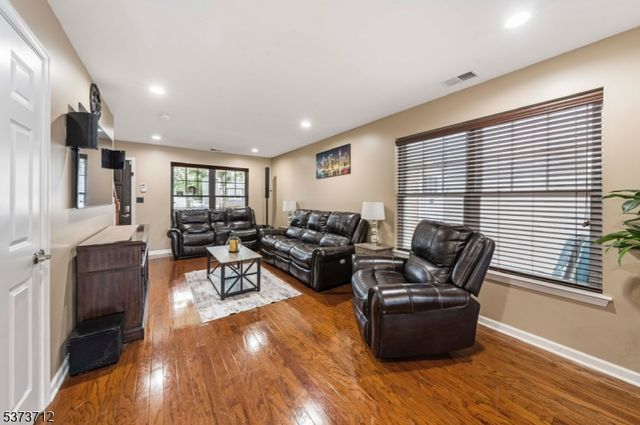 1019 Spruce St, Roselle Boro, NJ 07203