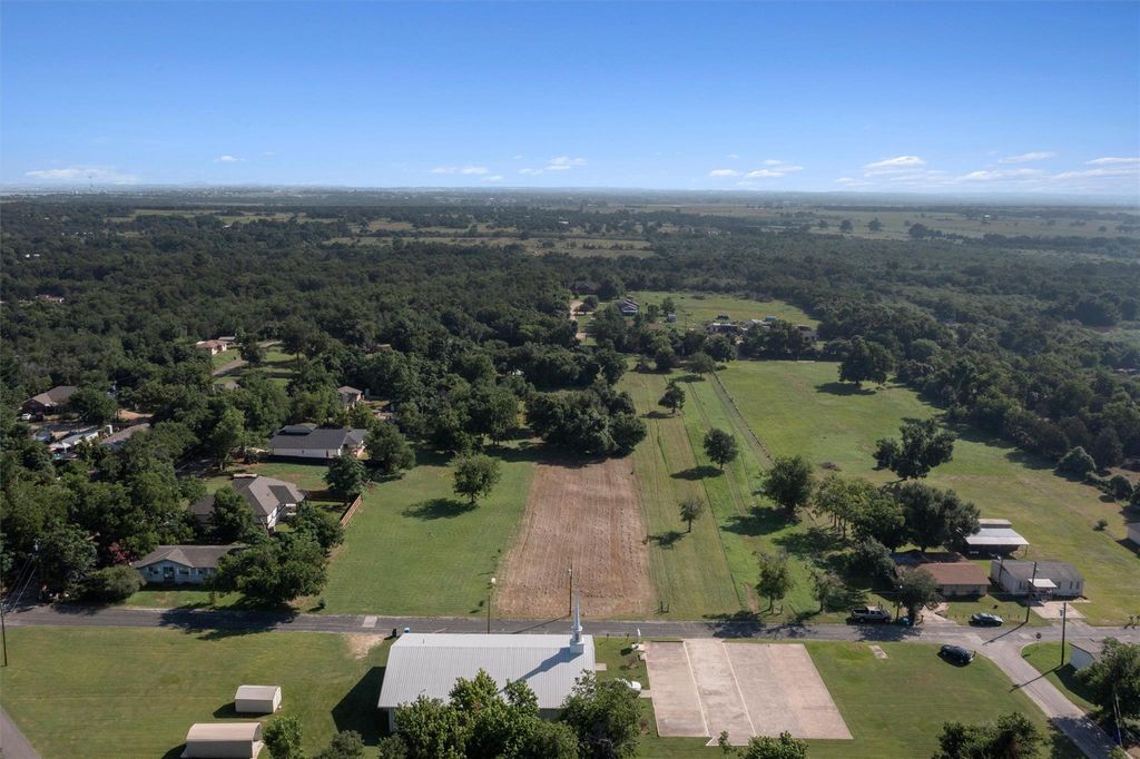 000 Q S Goins LN, Elgin, TX 78621