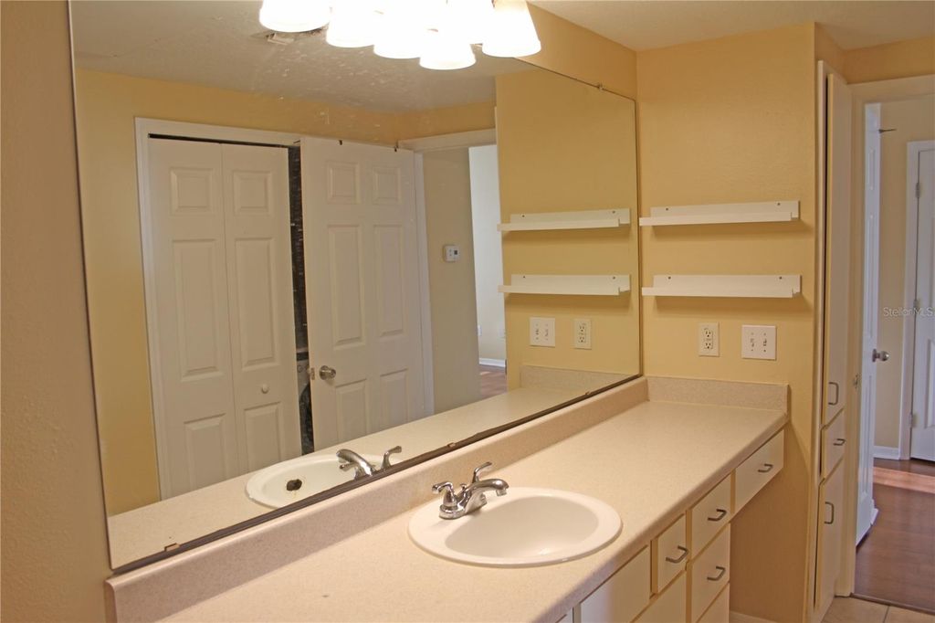 Image 14 of property listing at 1910 E PALM AVENUE 9201, Tampa, FL 33605
