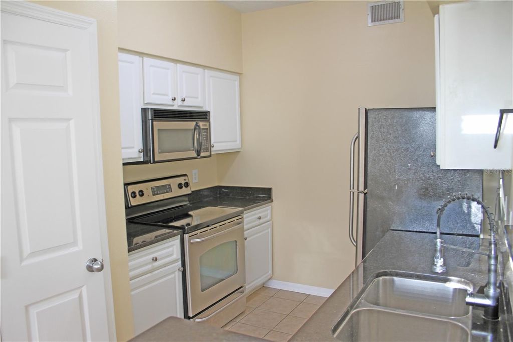 Image 6 of property listing at 1910 E PALM AVENUE 9201, Tampa, FL 33605