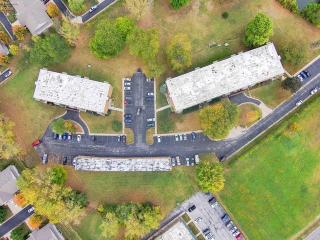 1305 S Lake Wilmer Dr Apt 207, Sandusky, OH 44870