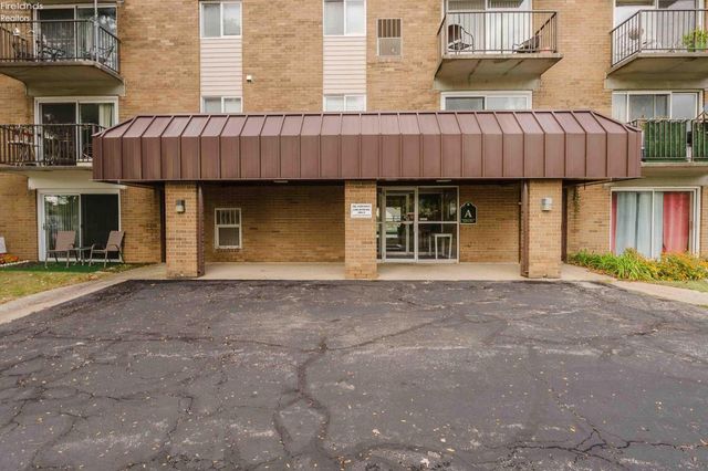1305 S Lake Wilmer Dr Apt 207, Sandusky, OH 44870