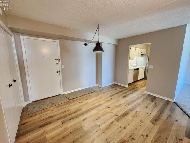 1305 S Lake Wilmer Dr Apt 207, Sandusky, OH 44870