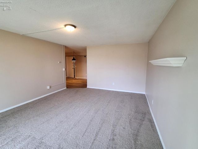 1305 S Lake Wilmer Dr Apt 207, Sandusky, OH 44870