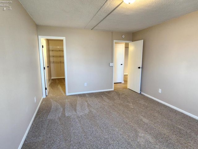 1305 S Lake Wilmer Dr Apt 207, Sandusky, OH 44870