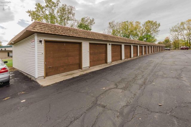 1305 S Lake Wilmer Dr Apt 207, Sandusky, OH 44870