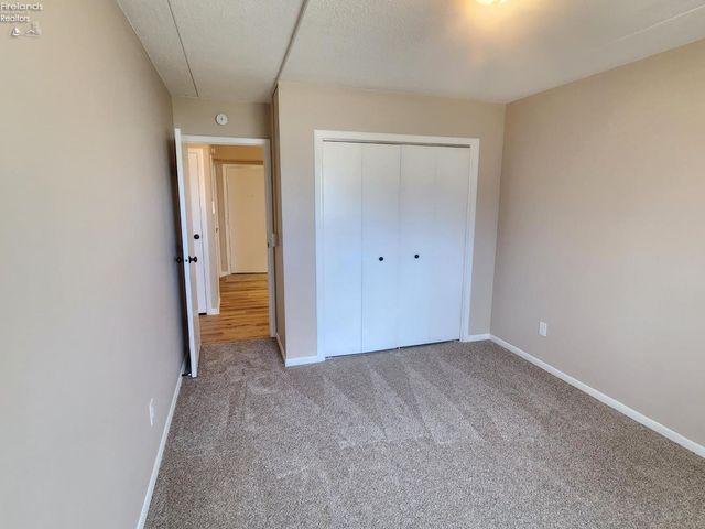 1305 S Lake Wilmer Dr Apt 207, Sandusky, OH 44870