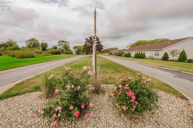 1305 S Lake Wilmer Dr Apt 207, Sandusky, OH 44870