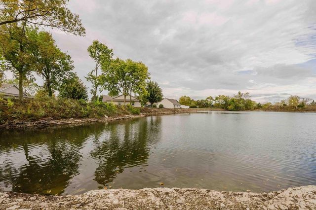 1305 S Lake Wilmer Dr Apt 207, Sandusky, OH 44870