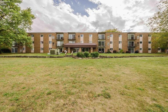 1305 S Lake Wilmer Dr Apt 207, Sandusky, OH 44870