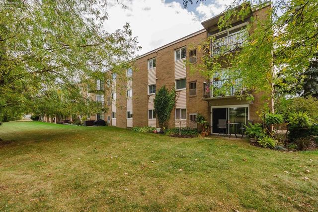 1305 S Lake Wilmer Dr Apt 207, Sandusky, OH 44870