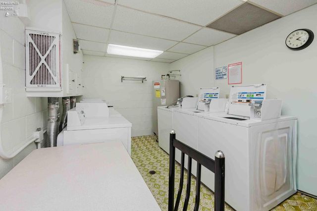 1305 S Lake Wilmer Dr Apt 207, Sandusky, OH 44870