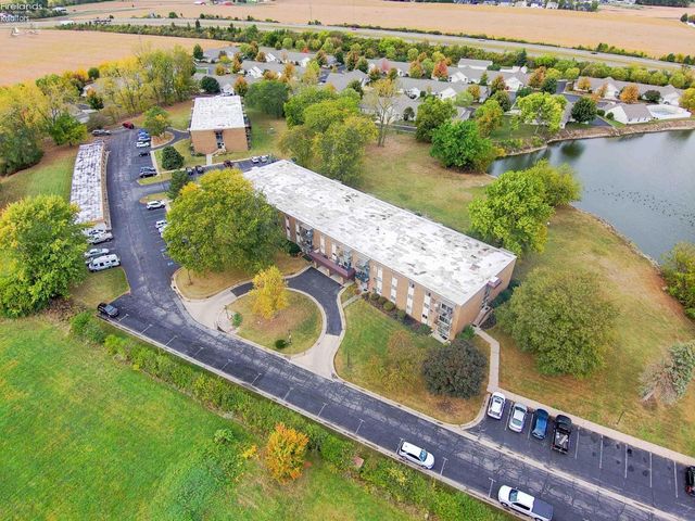 1305 S Lake Wilmer Dr Apt 207, Sandusky, OH 44870